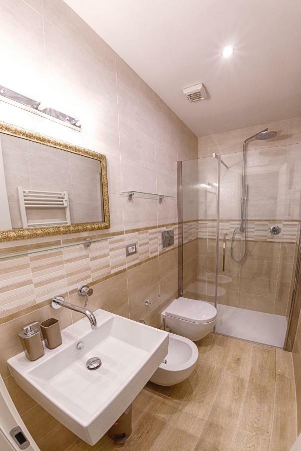 Modern Near Colosseum Apartment Rome